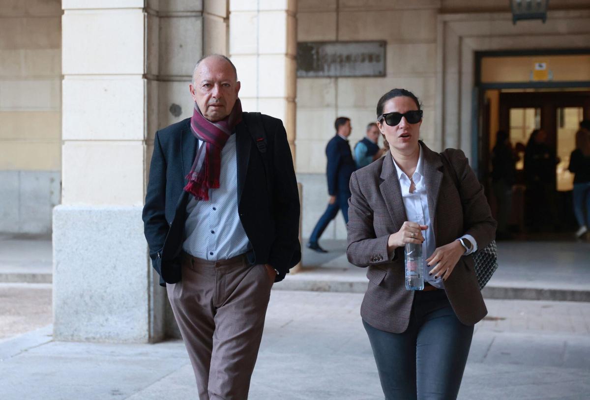 Daniel Rivera, a la entrada a la Audiencia Provincial de Sevilla por otra pieza separa del caso ERE. Imagen de archivo.