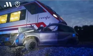 Una conductora muere en Álora arrollada por un tren de Cercanías en un paso a nivel sin barrera