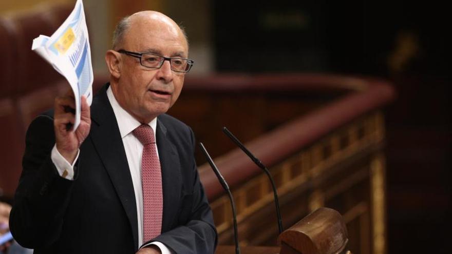 Montoro presentant els comptes de l&#039;executiu Rajoy.