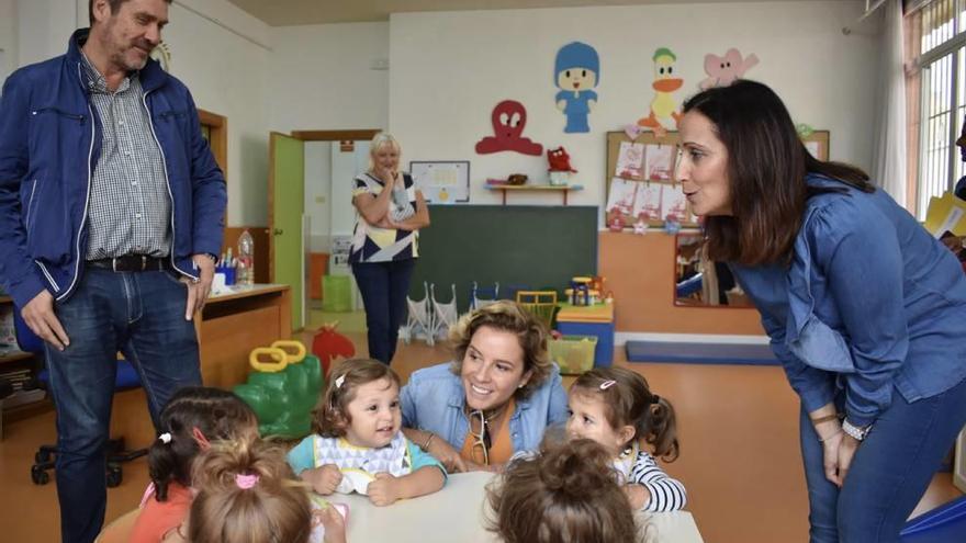 La consejera de Educación, ayer, en el Centro de Educación Infantil Torreagüera.