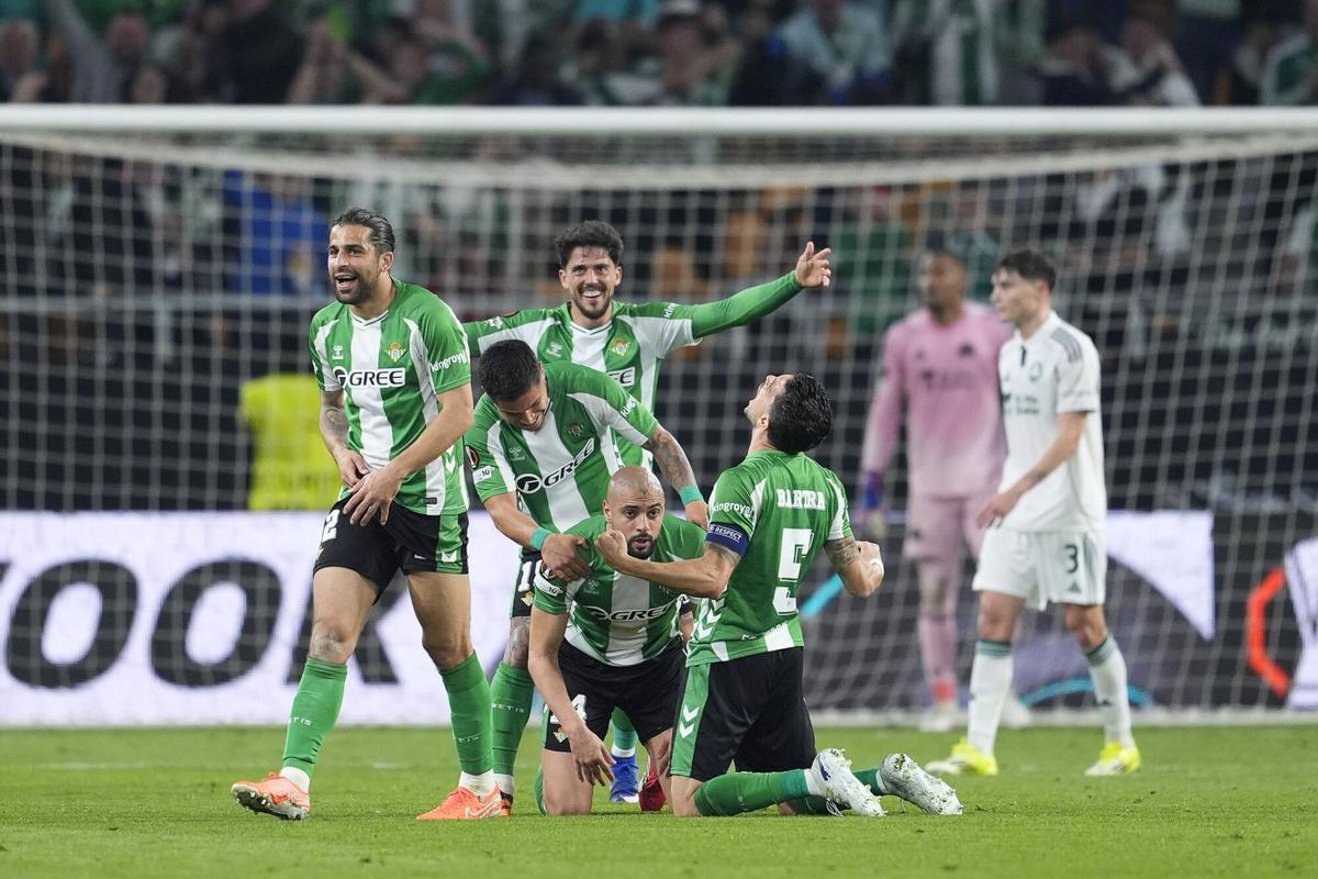 Imagen del encuentro Real Betis - Panathinaikos en el Estadio de la Cartuja de Sevilla.