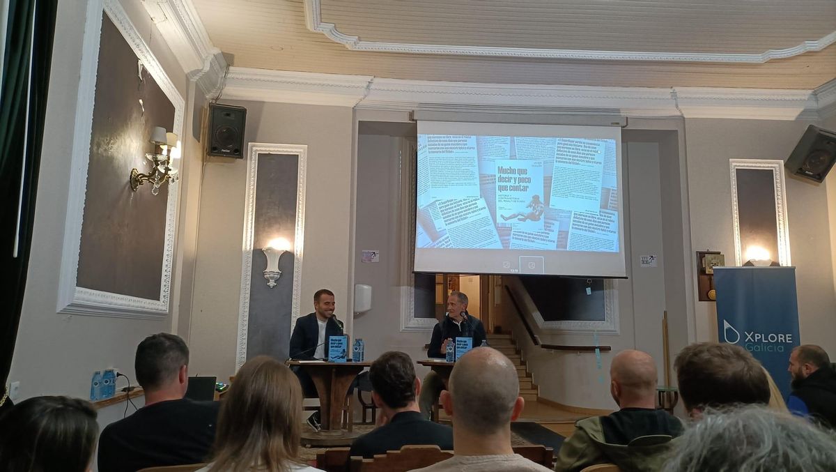 Presentación de 'Mucho que decir y poco' que contar en Carballo