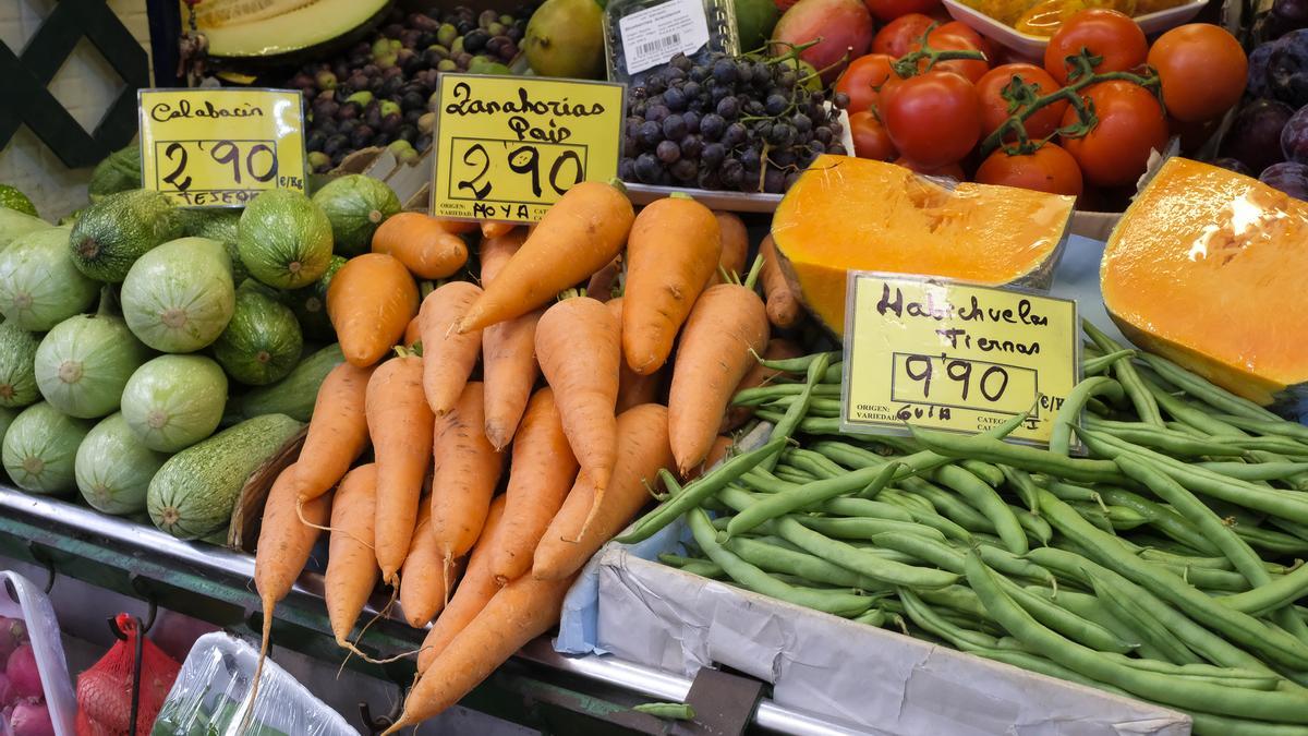 Puestos de verduras en el Mercado de Vegueta