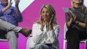 Yolanda Díaz esbossa les línies ideològiques de Sumar sota la mirada de Podem