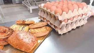 Los consumidores reclaman reducir el IVA por la subida del huevo y el pollo