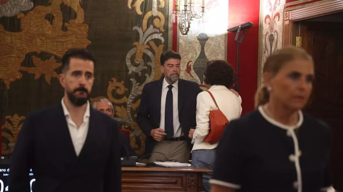 Así ha sido el pleno del Ayuntamiento de Alicante del mes de julio en el que Vox salvó a Barcala de la reprobación por segunda vez