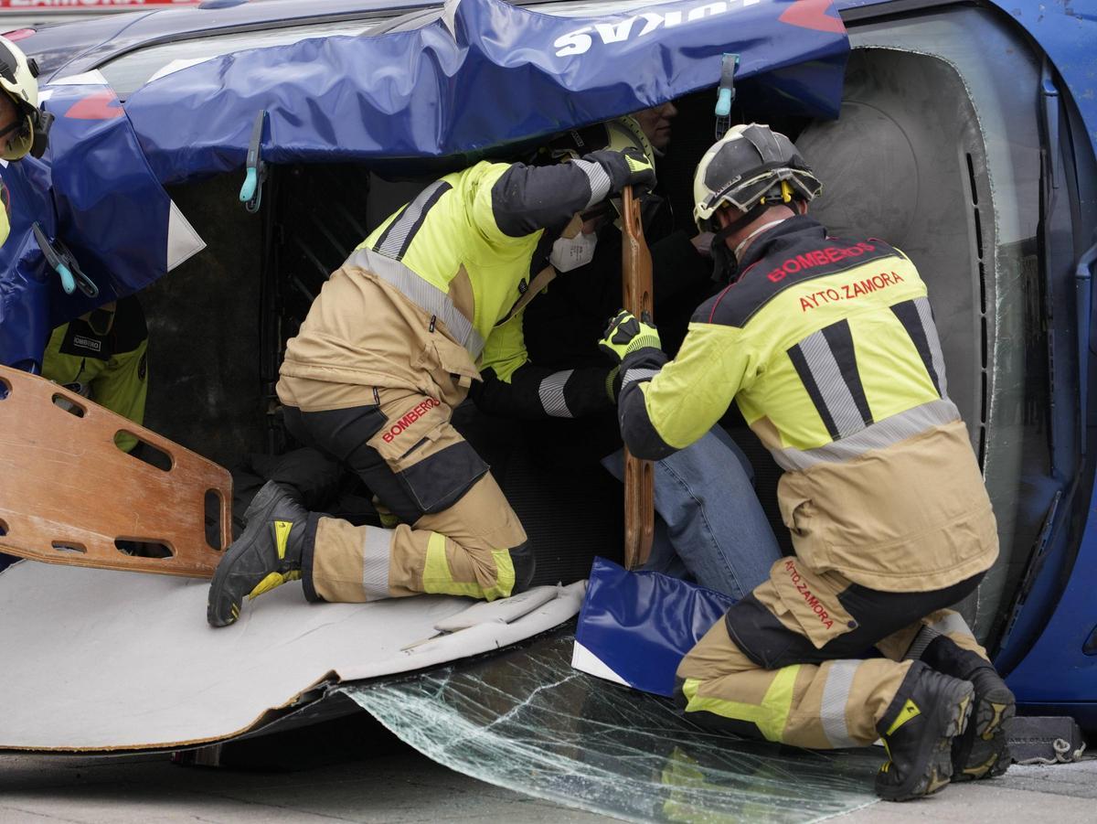 Simulacro de accidente en La Marina