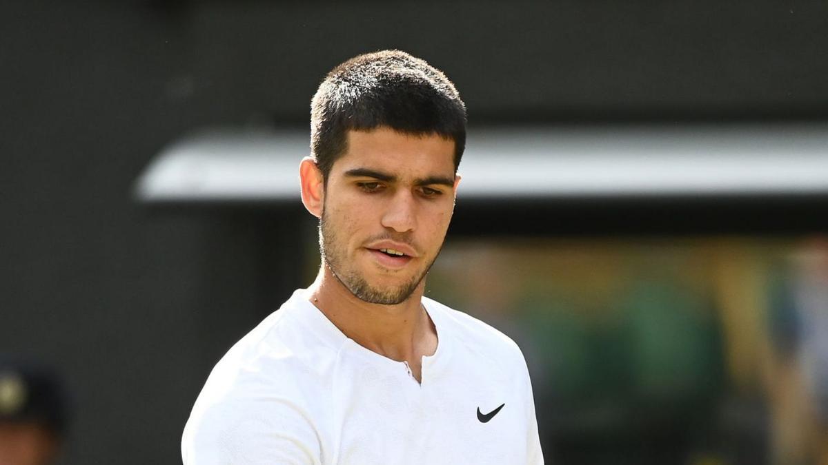 Carlos Alcaraz, ayer, durante su duelo ante el italiano Jannik Sinner.  | EFE/ANDY RAIN