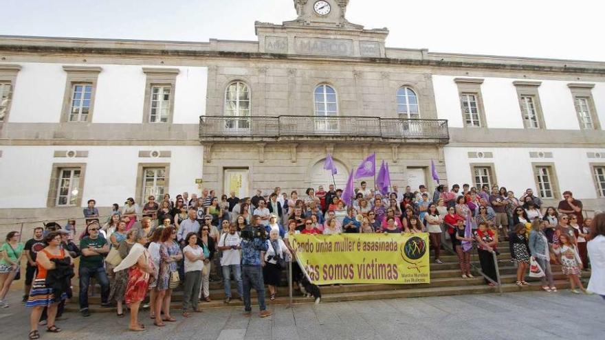 Concentración de repulsa contra el doble asesinato en el MARCO de Vigo. //Jorge Santomé