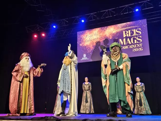 La ilusión de los Reyes Magos llega a todos los pueblos de la Ribera pese al mal tiempo