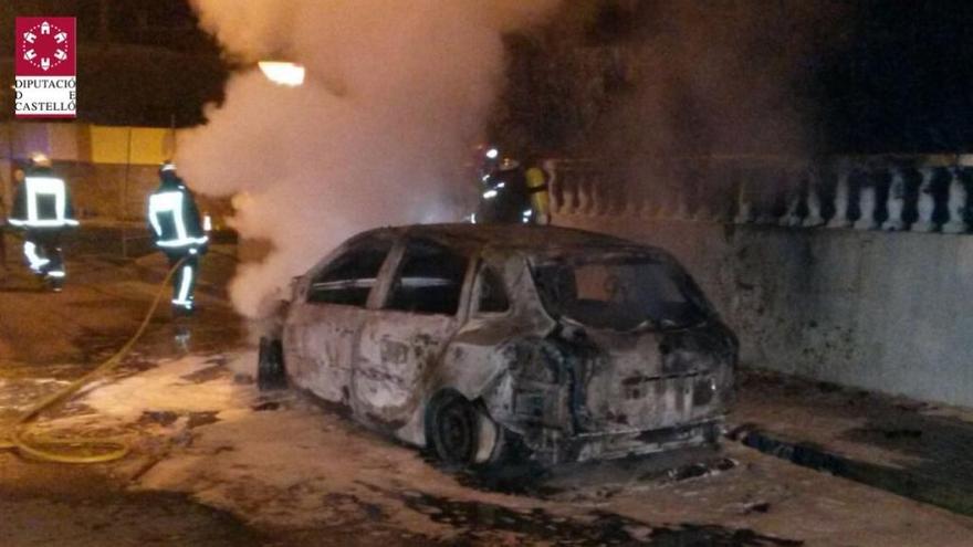 Investigan el incendio de dos vehículos en dos zonas de Benicàssim