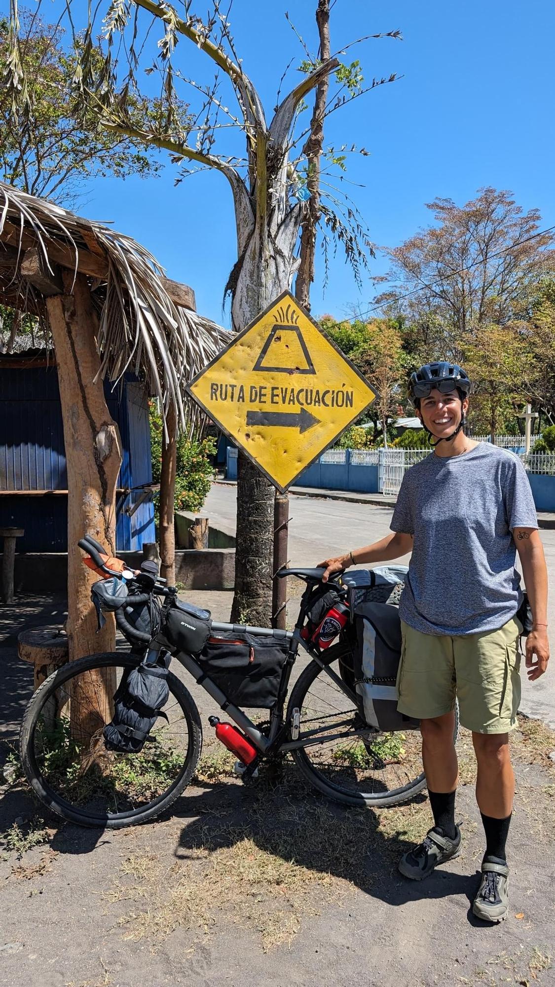 Lola Bruzon: de México a Argentina en bicicleta