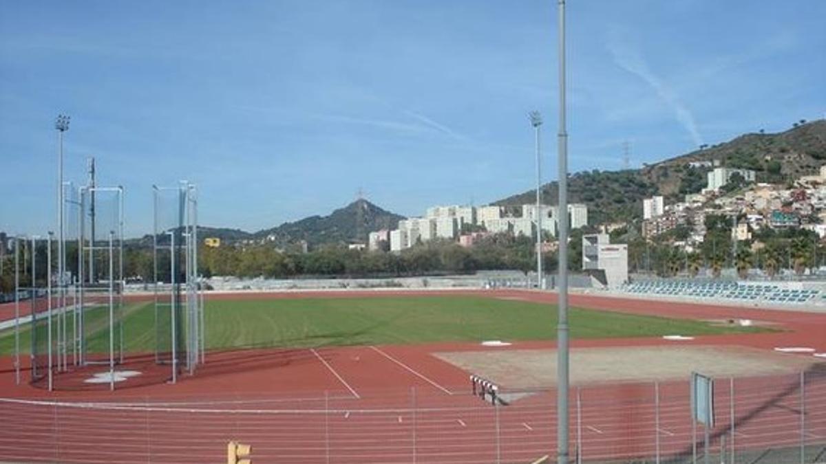 El Campo de Atletismo Antonio Amorós se encuentra en el parque de Can Zam.