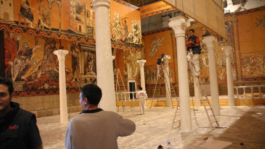 Los decorados para películas abren Ciudad de la Luz a los artistas de hogueras