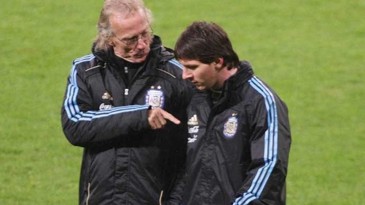 Fernando Signorini y Leo Messi en un entrenamiento de la selección argentina