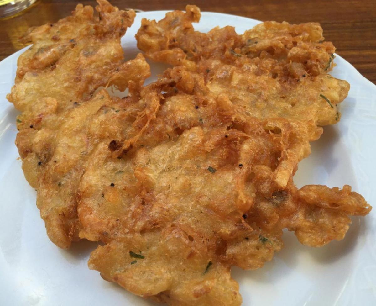 Tortillita de camarones en 'La Moneda'