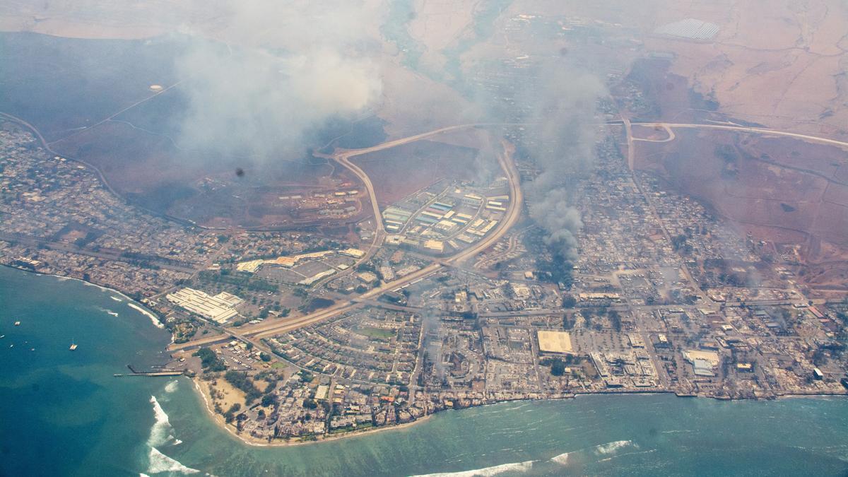 Decretado el estado de catástrofe en Hawái por los devastadores incendios