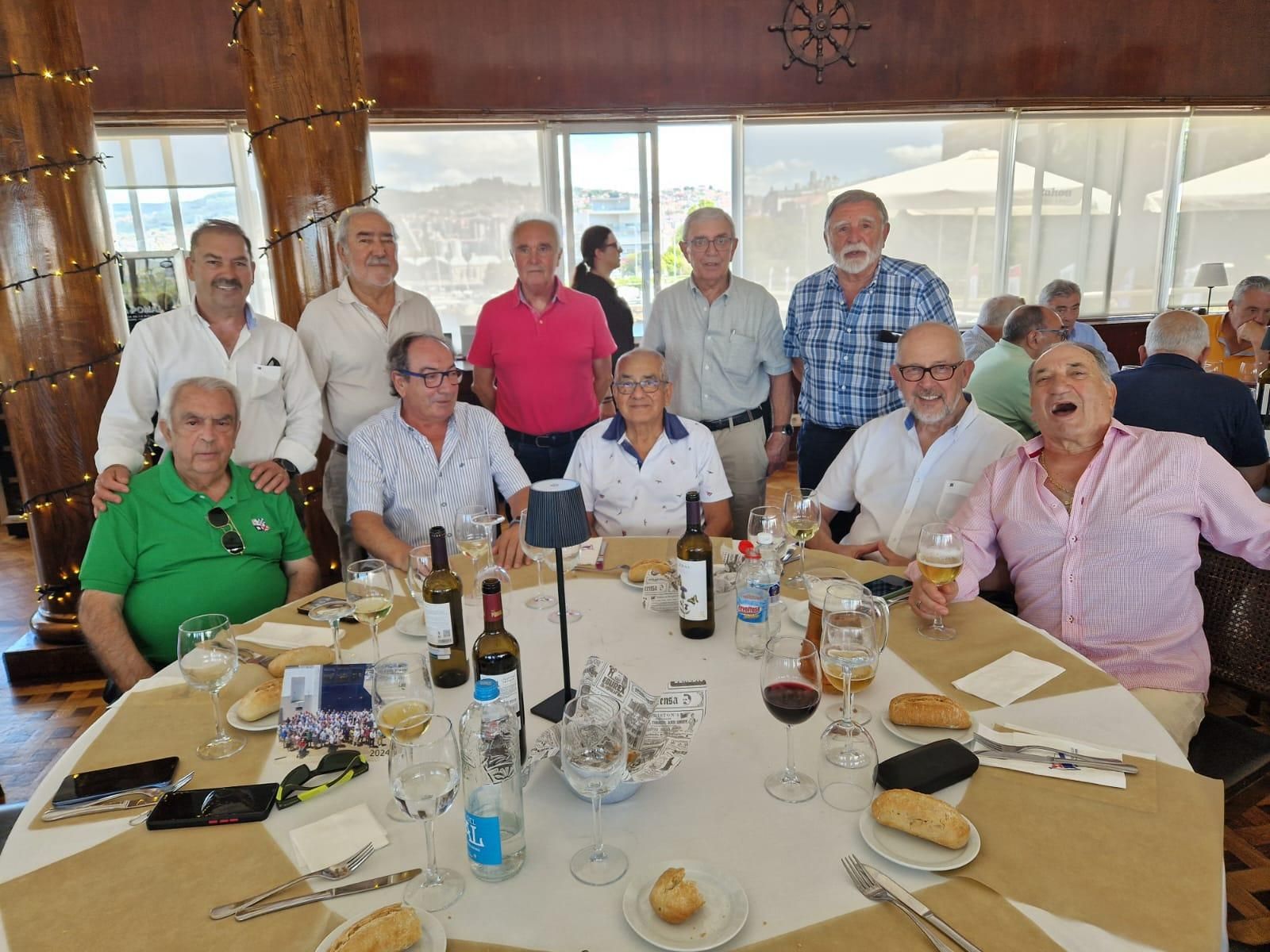 Risas y anécdotas en la comida anual de «A Morriña de Pescanova»