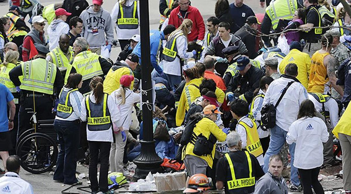 Explosions a la línia de meta de la Marató de Boston.