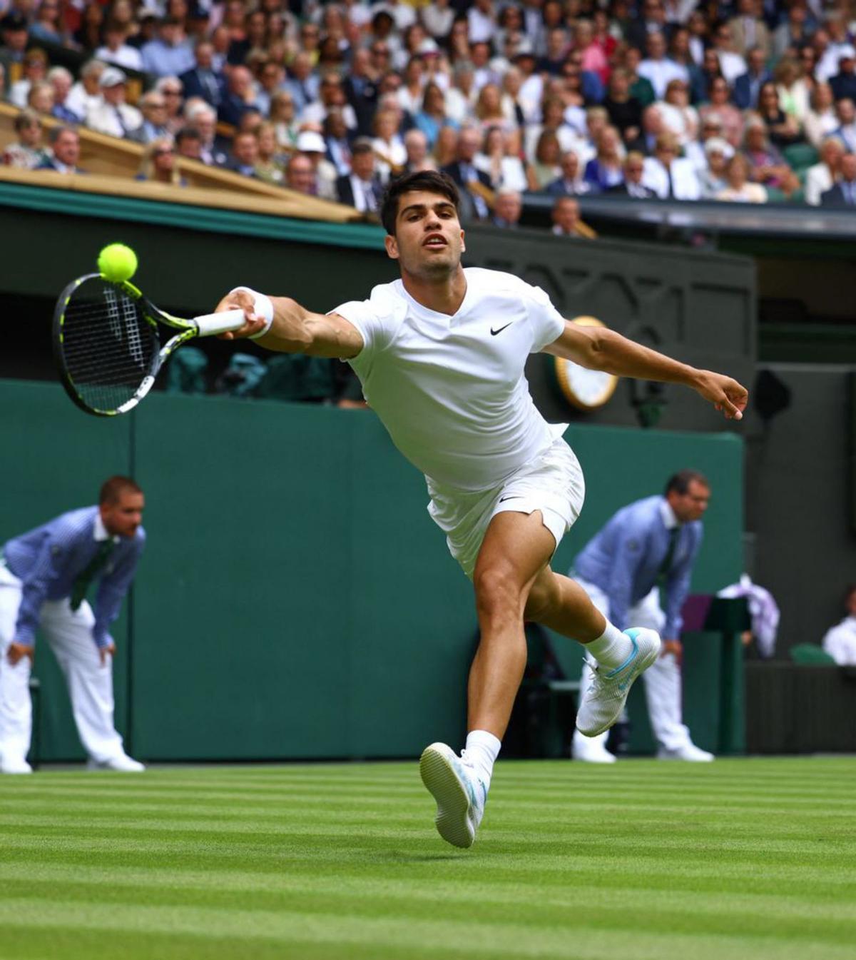 Alcaraz comença a mig gas la defensa del títol de Wimbledon