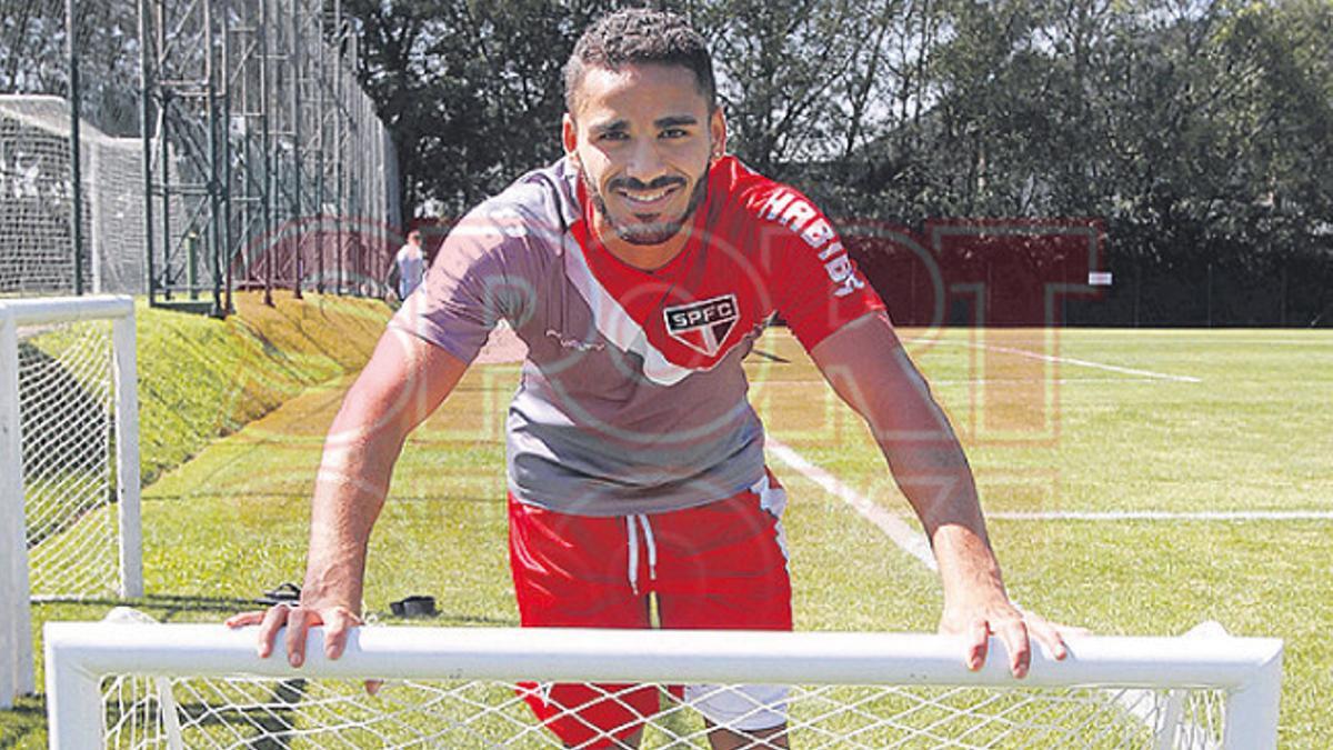 Douglas viajará la próxima semana para ser presentado oficialmente