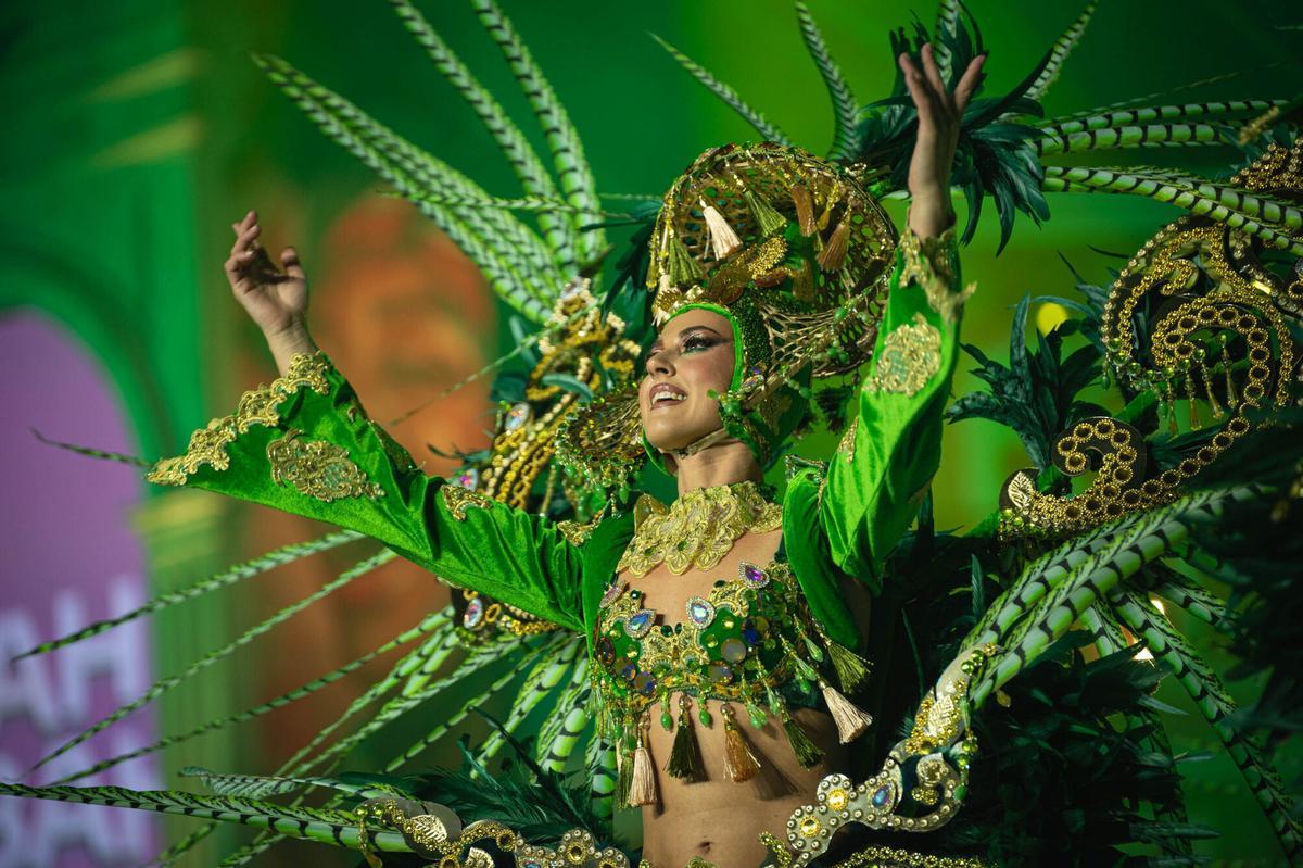 Concurso de comparsas del Carnaval de Santa Cruz de Tenerife 2026 - 1º.- Bahía Bahitiare