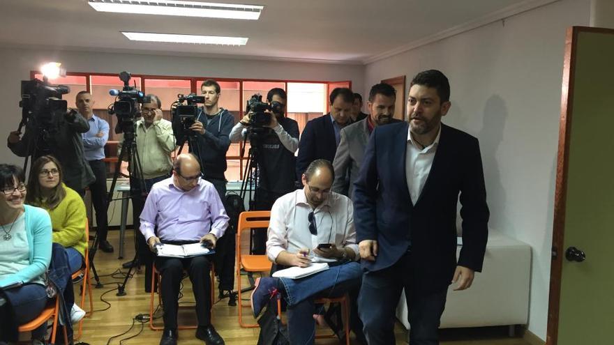 Miguel Sánchez, antes de empezar la rueda de prensa.