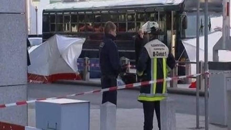 Tiroteo en un autobús en el aeropuerto de Fráncfort