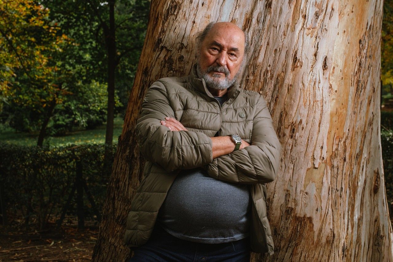 Sydney Possuelo, indigenista brasileño, durante una entrevista con EPE en el Retiro, Madrid.