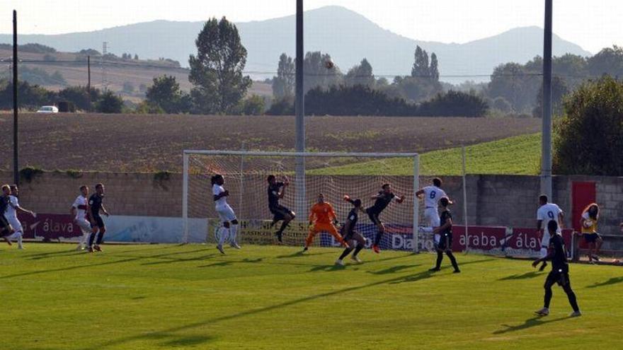 Un penalti condena a los azulgranas en el último minuto