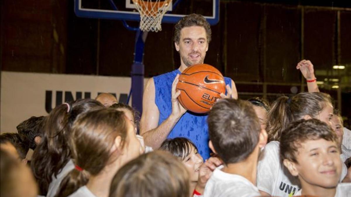 Pau Gasol escuela Llor de Sant Boi