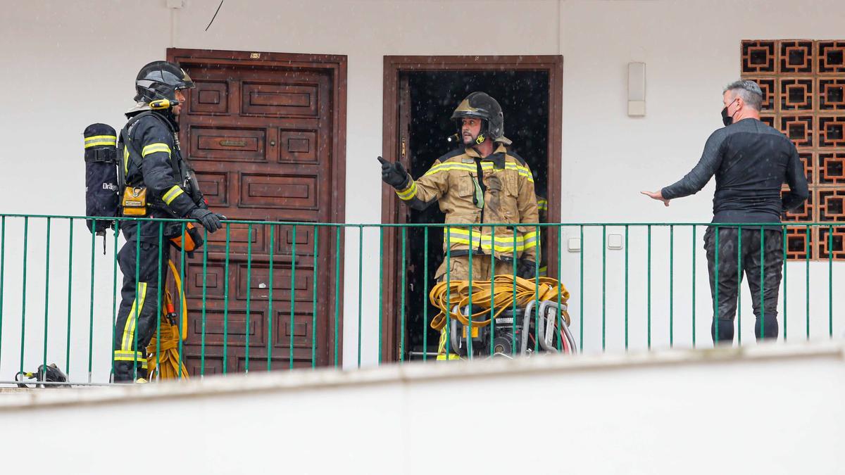 Alarma por un incendio en la cocina de un piso en Ibiza