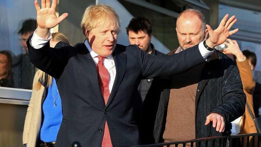 Boris Johnson en un acto de los conservadores en el club de cricket de Sedgefield. // Reuters