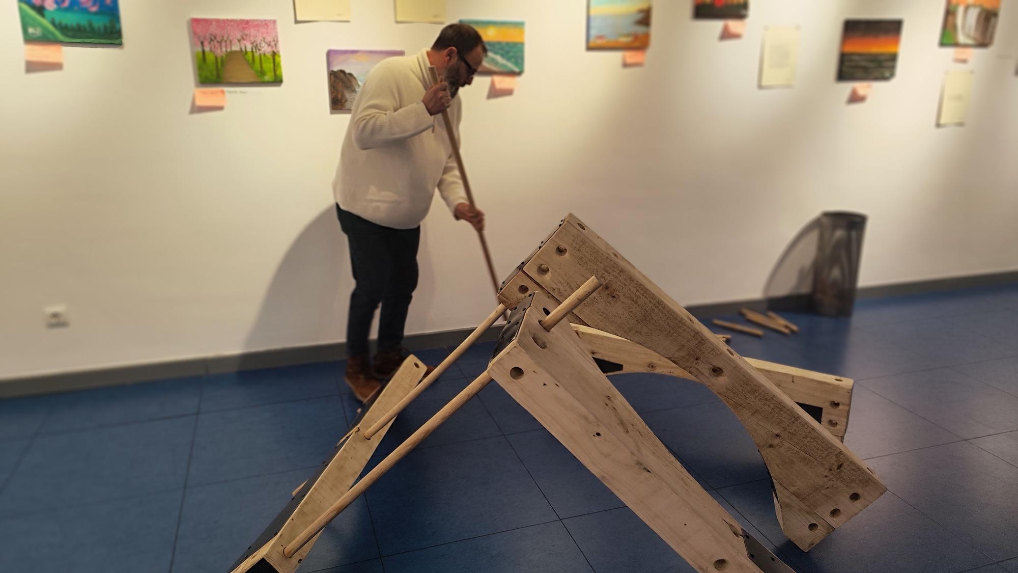 La escultura en homenaje a los entibadores, de Juanma Tapia