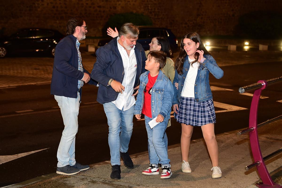 Pizarro en Plasencia, con su mujer, su cuñado y sus sobrinos.