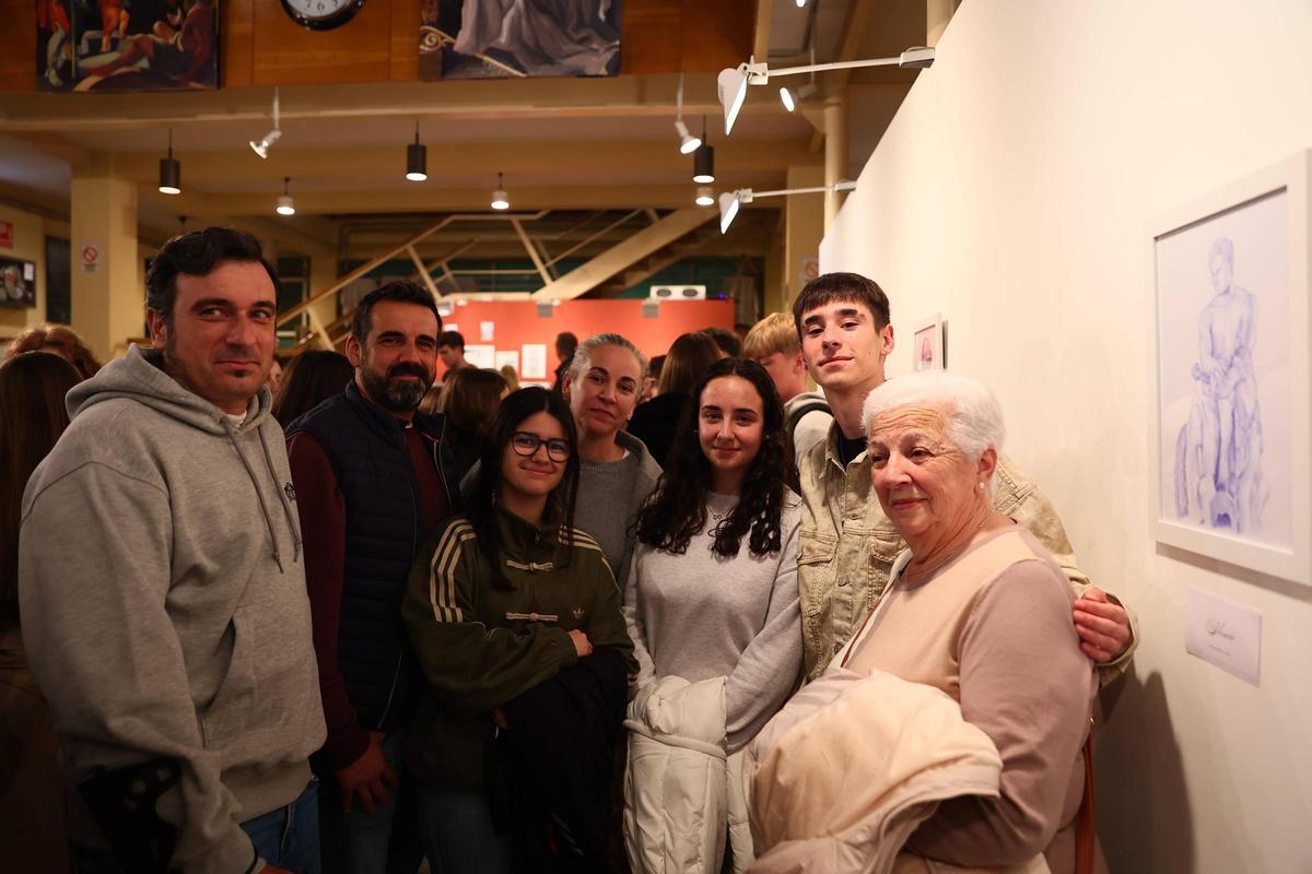 EN IMÁGENES: El arte a bolígrafo del artista de 16 años Aarón Martínez desembarca en Avilés