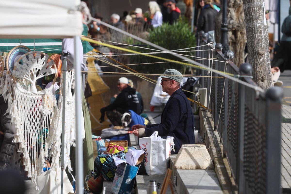 Un recorrido de domingo por el mercadillo de Sant Joan