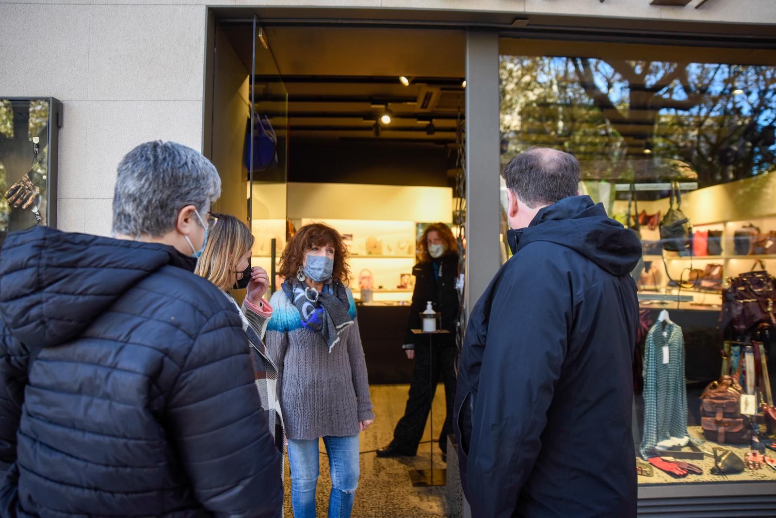 Junqueras visita Figueres per parlar amb botiguers i comerciants
