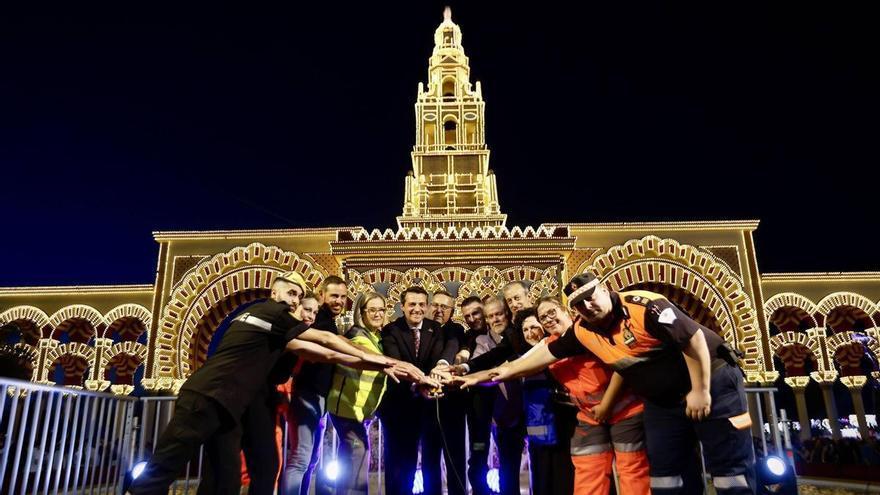 La Feria de Córdoba da inicio con el alumbrado en homenaje a Adamuz