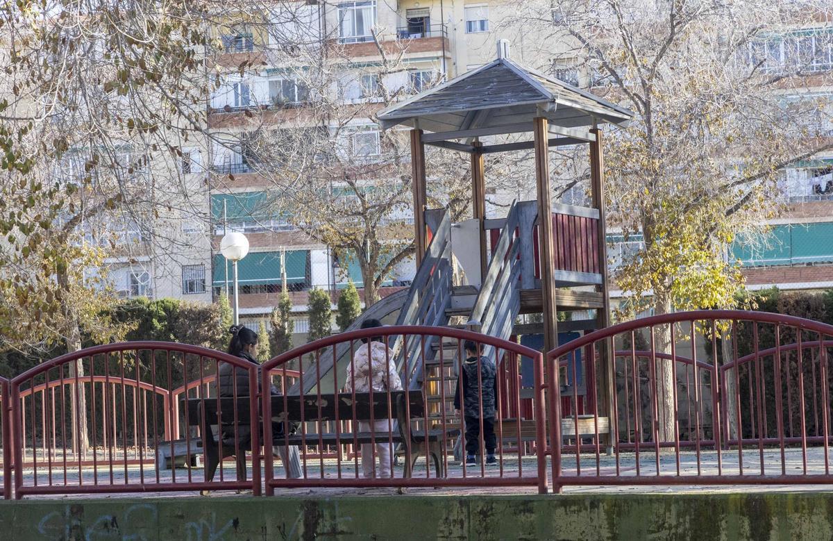 Dejadez y abandono en el parque Lo Morant