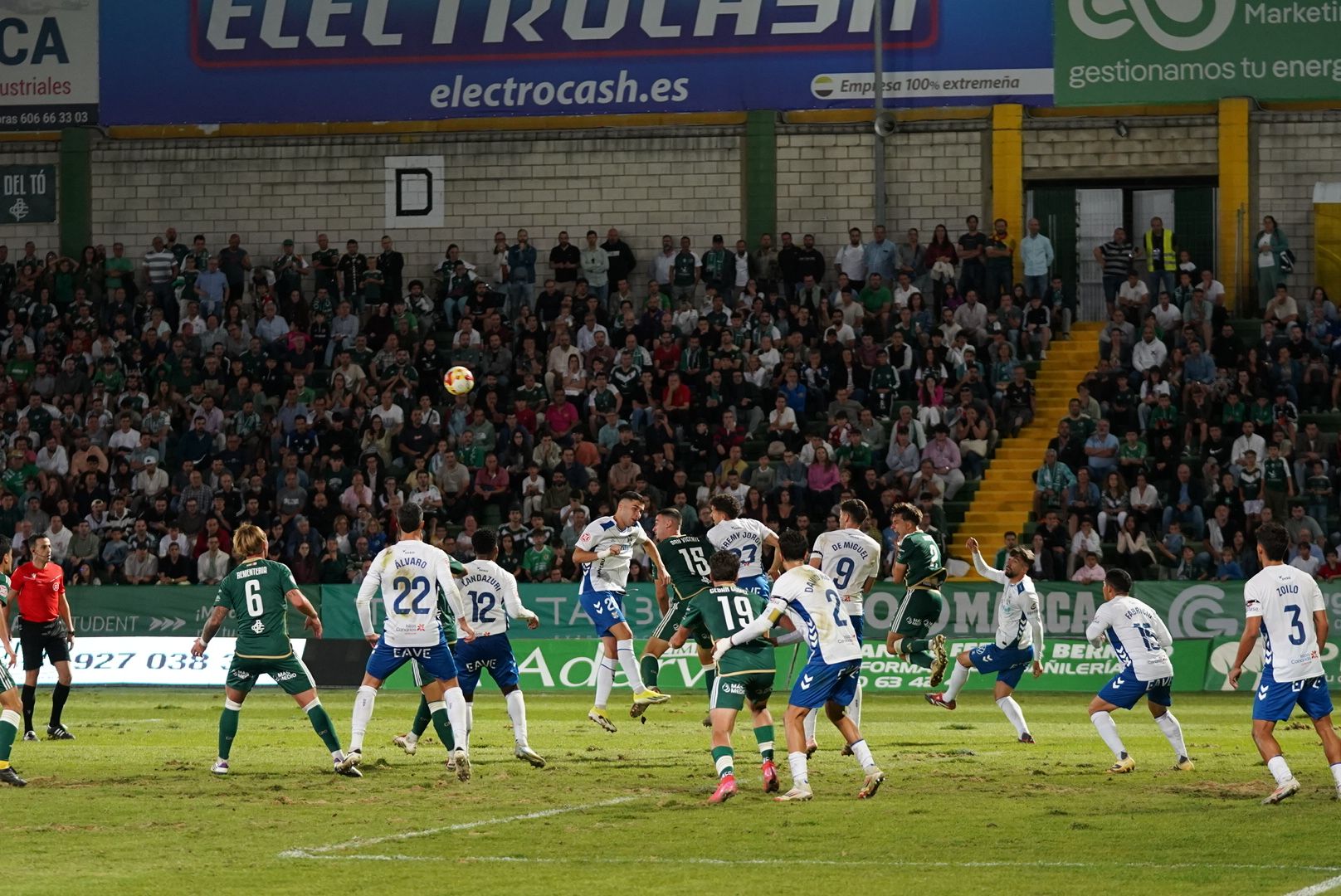 Las imágenes del Cacereño-Tenerife