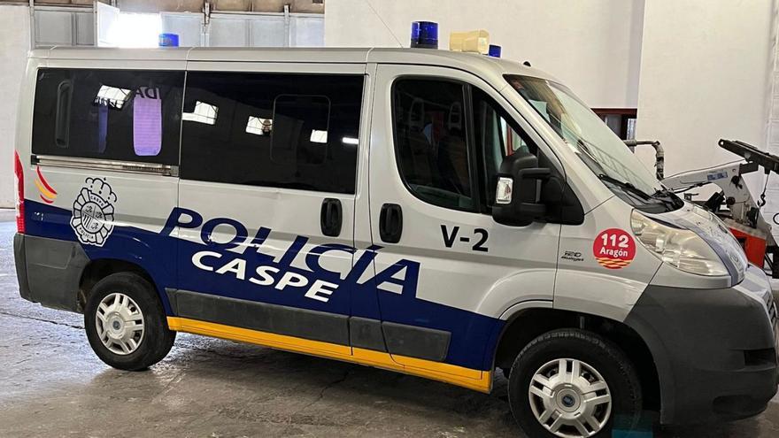 Imagen de archivo de un vehículo de la Policía Local de Caspe. | EL PERIÓDICO