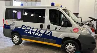 Aparca mal, triplica la tasa de alcohol, huye de la Policía e intenta atropellarles en Caspe