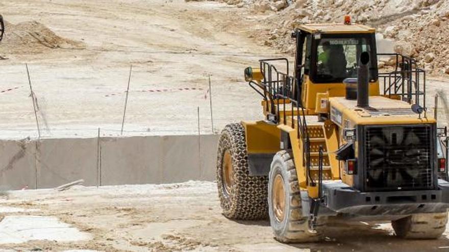 Muere en La Romana un trabajador aplastado por un bloque de mármol