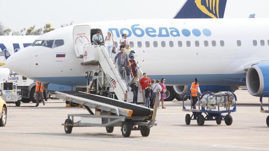 Un dels primers vols de la companyia Pobeda Airlines a l&#039;aeroport de Girona