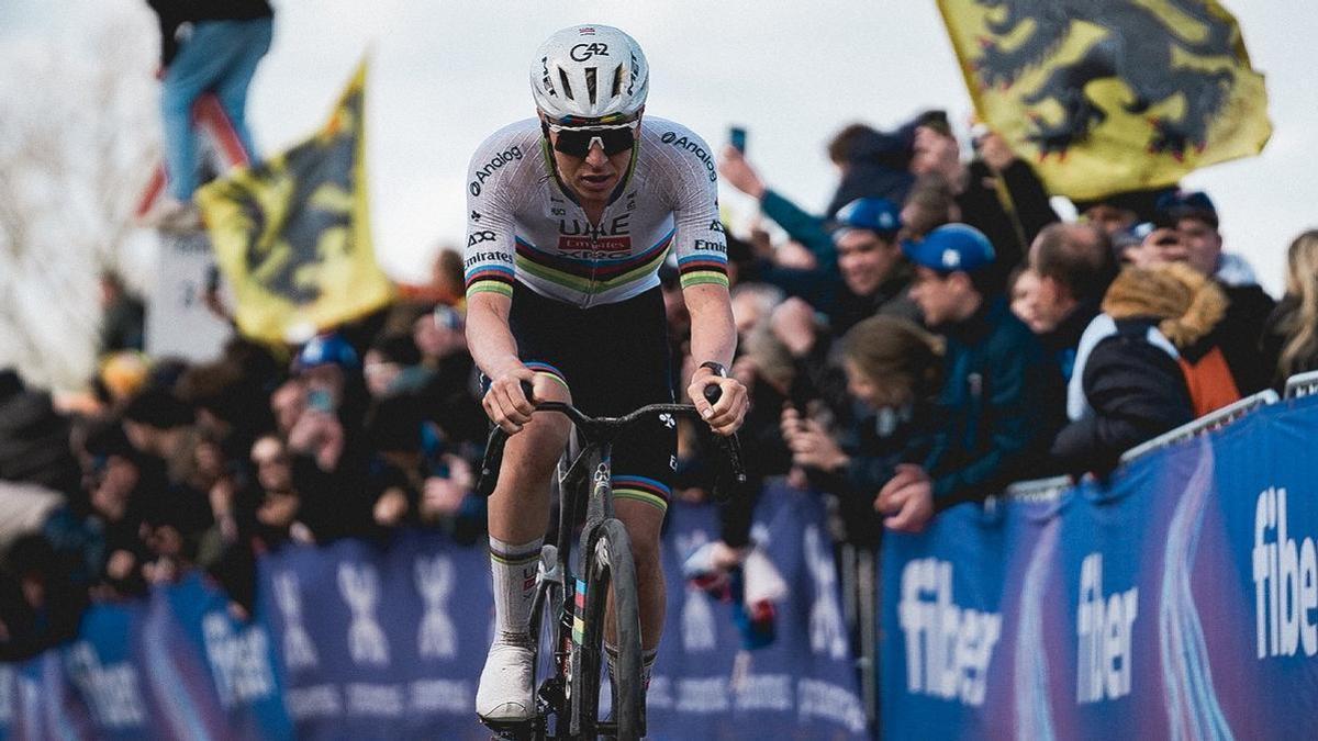 POGACAR TOUR FLANDES | El ciclista esloveno se exhibe de nuevo en la clásica