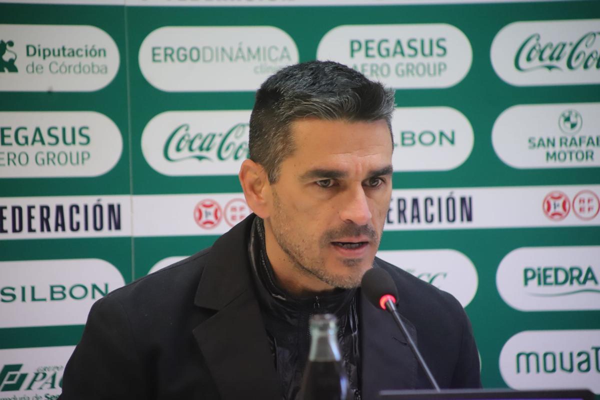 Juanito, durante la valoración del mercado invernal de fichajes protagonizado por el Córdoba CF.