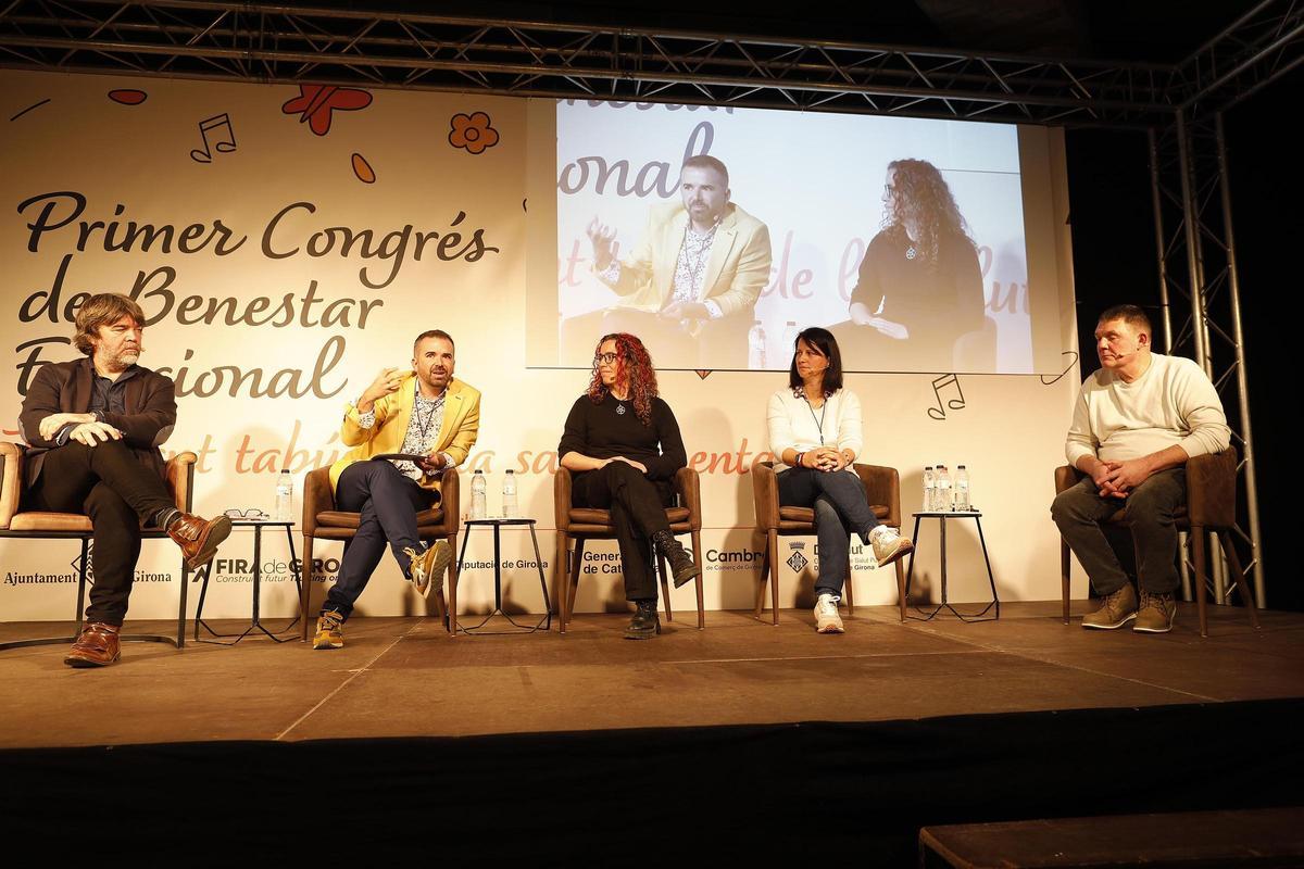 Les imatges de la taula rodona sobre el suïcidi en el primer congrés de benestar emocional de Girona Les imatges de la taula rodona sobre el suïcidi en el primer congrés de benestar emocional de Girona