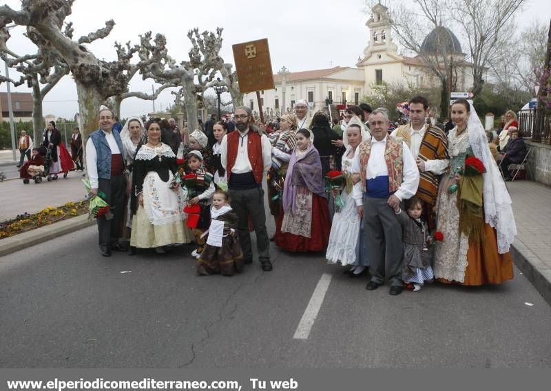 Galería de fotos --  La Ofrenda de Flores pudo con el frío y el viento