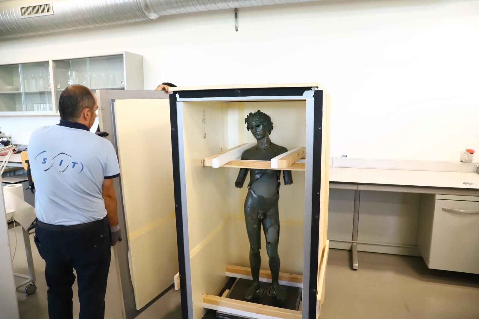 Los efebos de Pedro Abad en el Museo Arqueológico